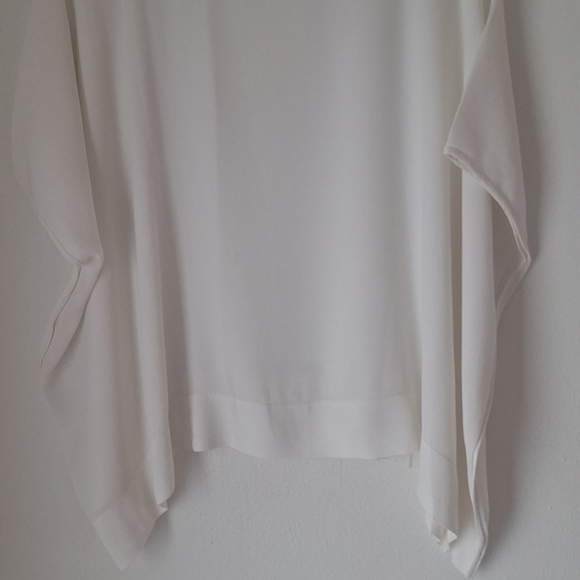 Diane Von Furstenberg Tops - Designer Diane Von Furstenberg White Flowing Silk Blouse Minimalist Sz S-M